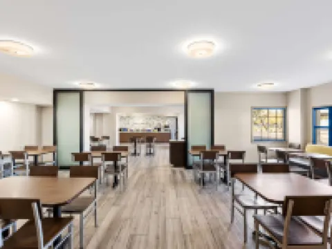 温德姆戴斯酒店及套房-邁措沃鳳凰城附近 梅薩酒店