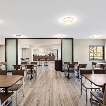 Days Inn & Suites by Wyndham Mesa Near Phoenix