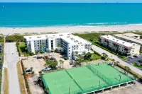 Coastal Hideaway: 1B/2B Ground Floor Condo