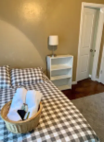 OSU Fan Headquarters- 4 blocks from the Strip, 8 blocks to Campus.