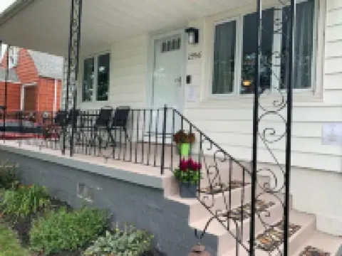 The Maria Two Bedroom LOWER, close to Falls & Casino!