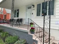 The Maria Two Bedroom LOWER, close to Falls & Casino!