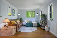 Guest Cabin in the Hampshire Woods