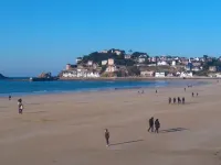 250 ° panoramic sea view from the 10 windows !! Classified furnished with 4-star tourism. Hotels in Pleneuf-Val-Andre