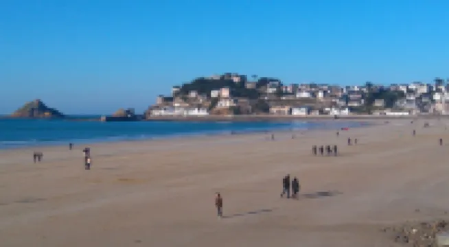 250 ° panoramic sea view from the 10 windows !! Classified furnished with 4-star tourism. Hotels in Pleneuf-Val-Andre