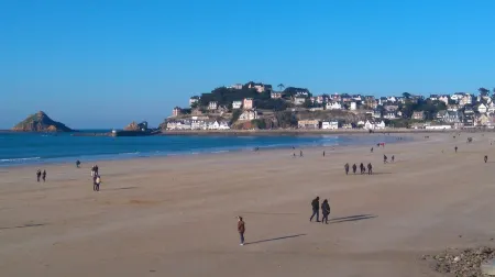 250 ° panoramic sea view from the 10 windows !! Classified furnished with 4-star tourism. Отели в г. Пленёф-Валь-Андре