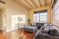 Luxurious Downtown Condo w/ Panoramic City Views and Free Secure Onsite Parking.