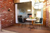 Inner city garden studio in the heart of Footscray