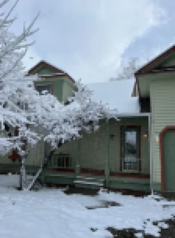 1910 Montana Charm! Experience the warmth and feel of a small- town home!