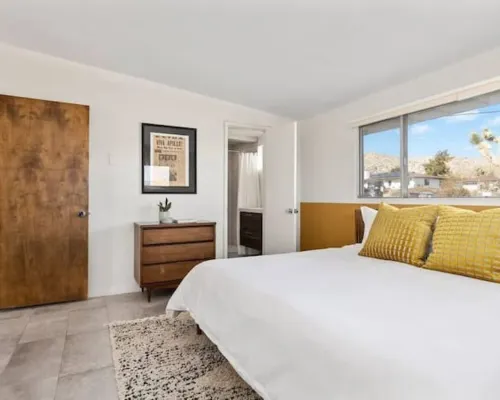 Cowboy Pool, Spa, View, 1 acre Escape, Joshua Tree Hotels in Yucca Valley