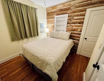 Yellowstone is Open! Stay with Park Views: 2-Bedroom House, WiFi, Gardiner, MT Hotels near Yellowstone National Park Gateway Garden