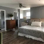 Newly Constructed Second Floor Modern Studio Apartment Unit 2 ~ Sleeps 6