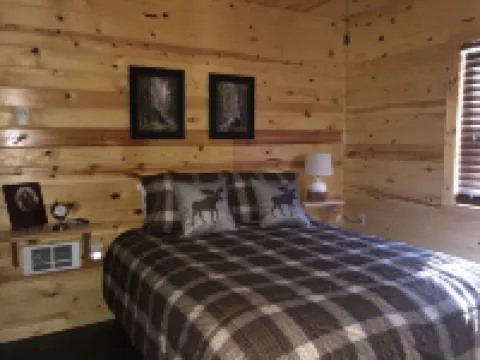 Mountain Cabin! Private Hot Tub! Amazing Views!