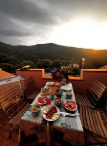 Lovingly furnished vacation apartment with large pool in Nisporto