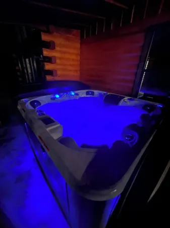 Log Cabin with Million Dollar ViewThe Time Out” Secluded property