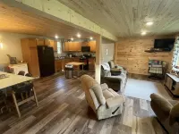 UP Riverfront Cabin with rustic charm & modern amenities. Great for families!