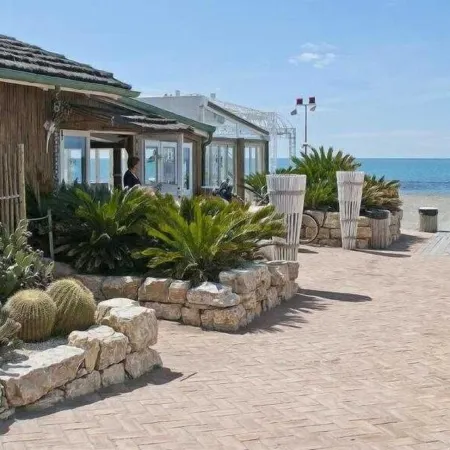 Lovely Sea View Apartment Lido di Ostia, 30 minutes from  center of Rome, Wi-Fi