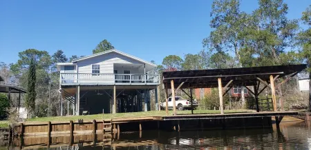 Kayaking paradise! Bring your boat Has boat dock!