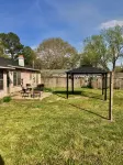 LRAFB Cozy CrashPad 1.5 m from back gate of Air Base!