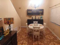 Charming 3 bedroom Townhome with Whimsical Kids Rooms for Family Gatherings!