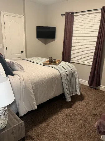 2 bedroom in law basement suite. family friendly mountain getaway Отели в г. Уошэтч Каунти