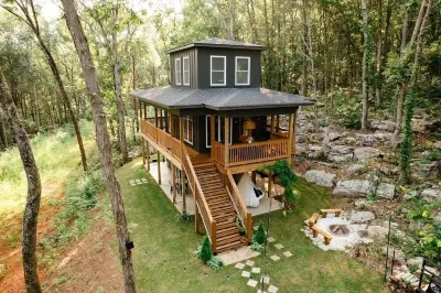 On 10 acres of scenic retreat