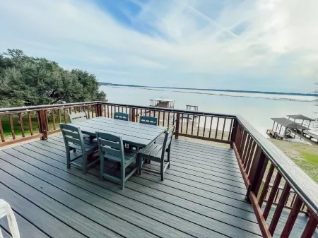 Fishing paradise!!! House on Livingston with private dock! Отели в г. Trinity County