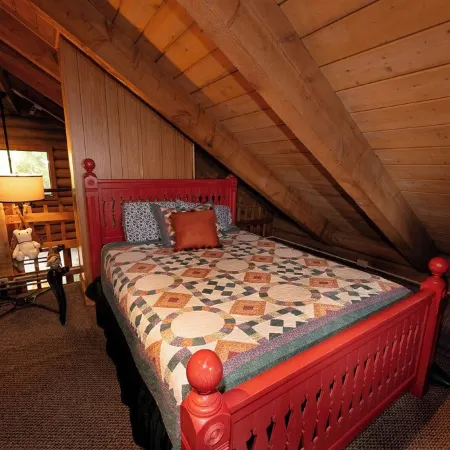 Private Forest Lodge Near Silverwood Theme Park - Sleeps 10