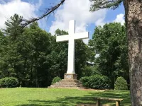Secluded 2 Bedroom Retreat w/great family room on Sewanee Campus Hotels in Sewanee