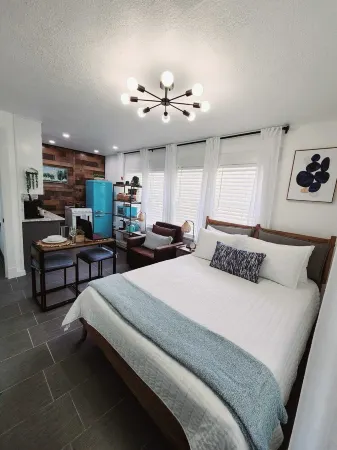 Azul Relaxing Studio In Mineral Well Texas