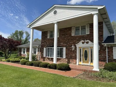 Beautiful country retreat in the heart of NKY! Minutes from downtown Cincinnati.