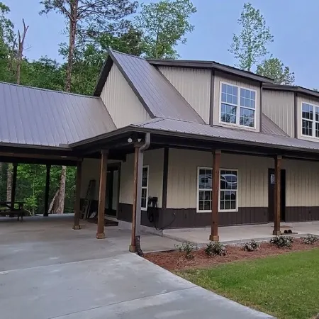 Experience Valley living near the Chattahoochee River