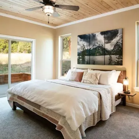 Refined Living Surrounded by Beautiful Scenery and Amazing Wildlife