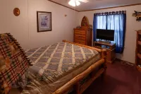 3 Bedroom Cottage with Lake Views