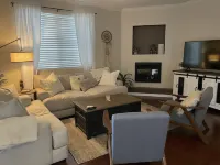 Townhome away from home! Near downtown Chandler/Gilbert. Heated pool and jacuzzi