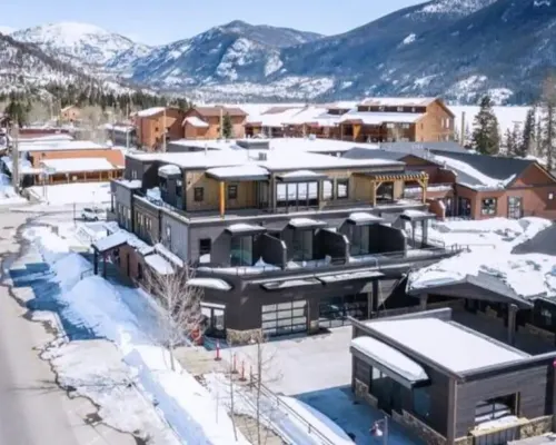 Sky House- Family Friendly Cozy Mountain Escape right in town of Grand Lake Hotels in Grand Lake