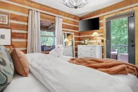 The Wildflower:  Mountain Views, Sauna, Hot Tub, Game Room, Fire Pit, Sleeps 12