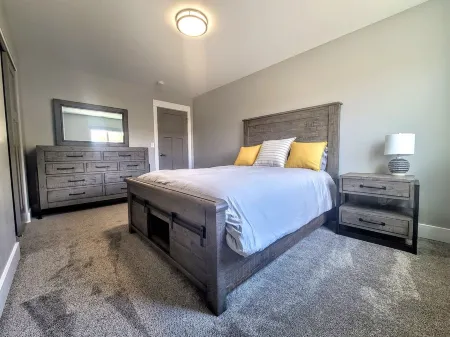 BEAUTIFUL NEW home with THE BEST VIEWS OF THE MISSOURI RIVER