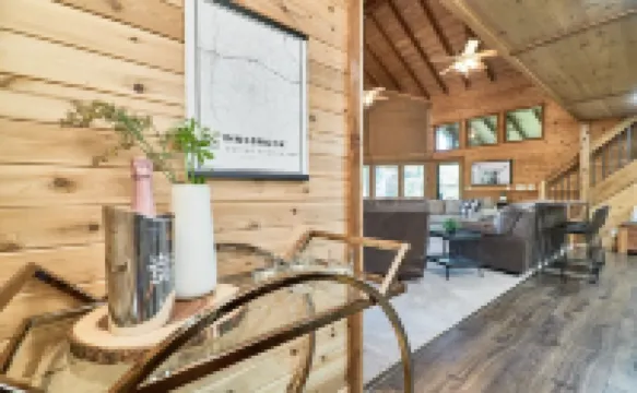 Luxury, Lakefront Chalet; Dock, Grills, Sasquatch & Firepits with a view