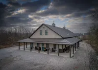Barn in the Burgh - Event Space - Sleeps 12