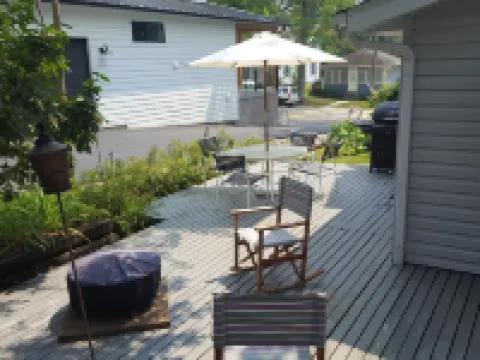 Classic Lake House just a few blocks to Abbey, Lakefront, Restuarants, & Beach