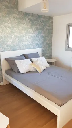 Apartment Facing the Sea, the Beach 30 Meters Away!