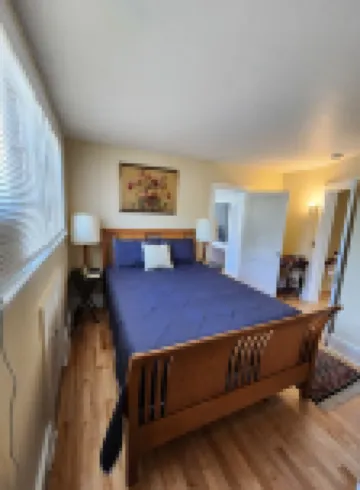 Great 3-bedroom House close to town and beaches, in Manistee , deck, WiFi and AC