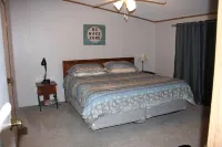 Family Lake Getaway/Fisherman's Paradise with private boat ramp