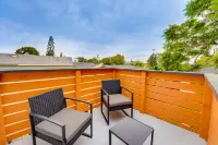 Beautiful 2 BR Home w/ Garage Parking On Premises
