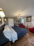 The Farmhouse at Saratoga - H1 Vintage - King Bed Saratoga Monument 주변 호텔