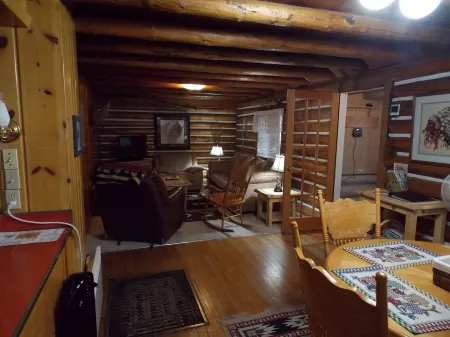 The White Buffalo rustic cabin located in the middle of West Yellowstone, MT