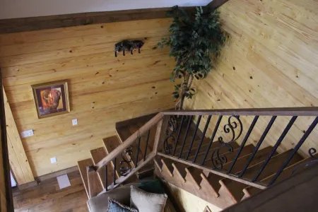 Lazy G Cabin #3 Creek Side Cabin