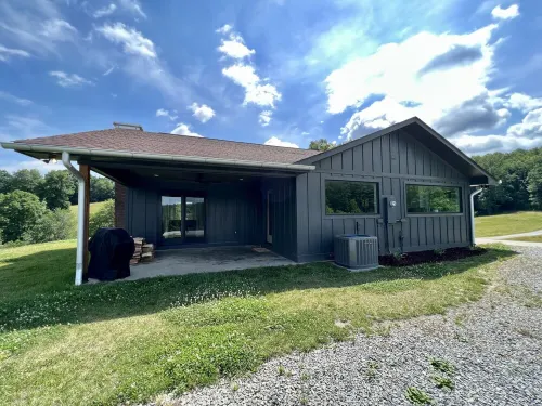 Dreamy 3-Br Gem on 48 Acres w/ Mountain Views, Fire Pit Nights & Many Amenities! Hotels in Mills River