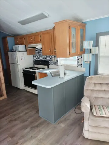 Park unit #4 for rent by Silver Lake NY